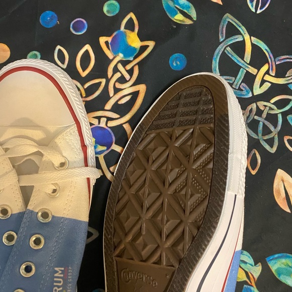 Converse in a mens  US 12 - Picture 5 of 9